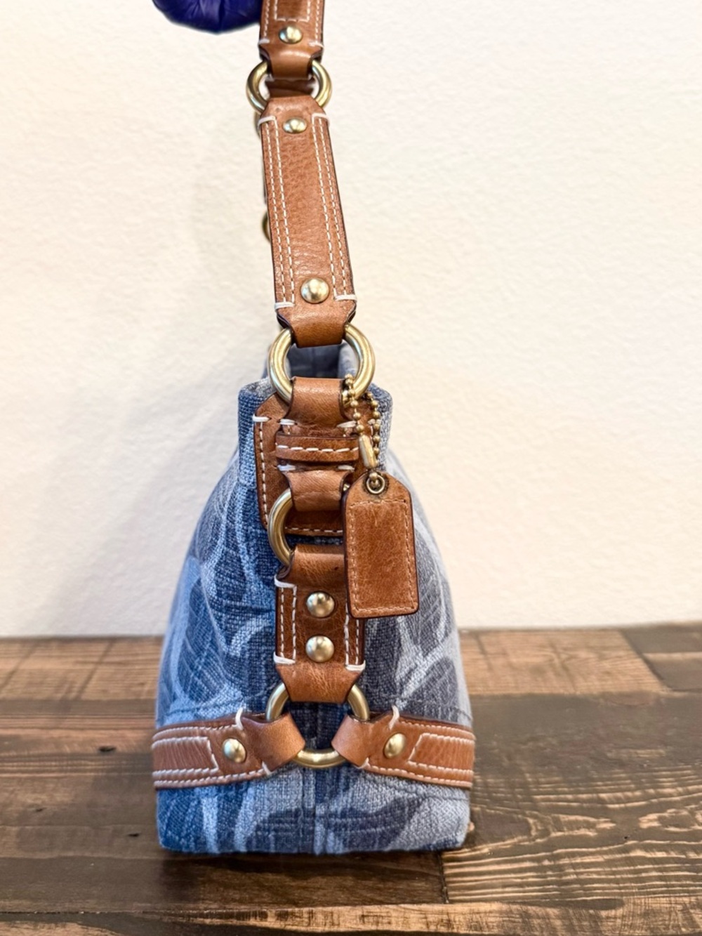 **RESERVED FOR jordy46** COACH SMALL BAG AND WRISTLET - Picture 3 of 16